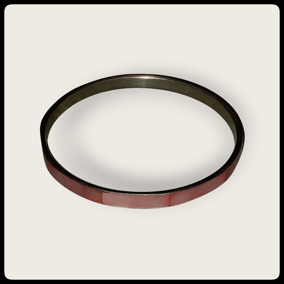 Three Vintage Shell Bangles - Picture 5 of 9